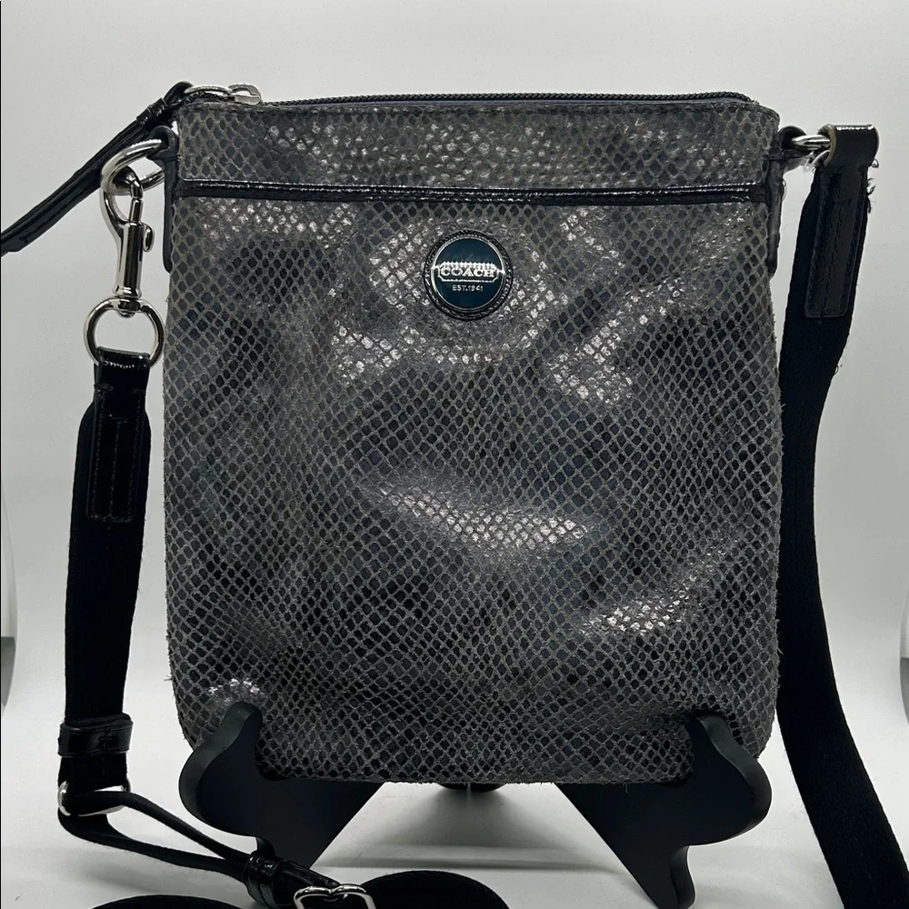 Coach Dark Blue Snakeskin Print Leather Detachable Strap Crossbody Bag Purse 🌺🌺 - Picture 1 of 10